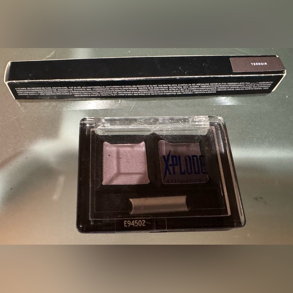 ❤️ NEW EYE PENCIL AND EYESHADOW - Picture 1 of 3